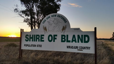 West Wyalong Caravan Park - Tourism Canberra 0