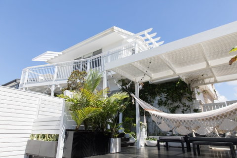 White Beach Cottage - The Perfect Beach Getaway - Tourism Canberra 0