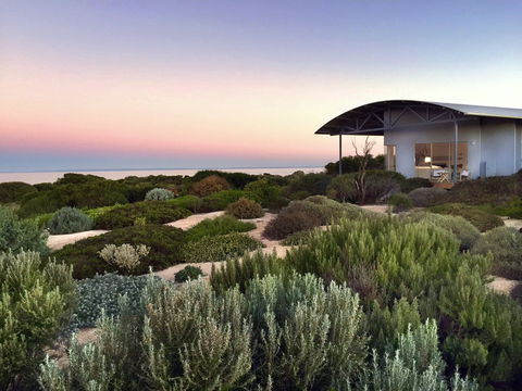 Yondah Beach House - Tourism Canberra 0