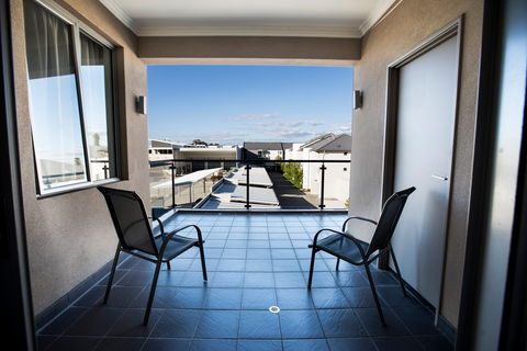 Zappeion Apartments - Tourism Canberra 2