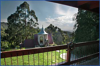A Camelot Tower And Penthouse - Tourism Canberra 2
