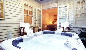 Lochiel Luxury Accommodation - Tourism Canberra 2