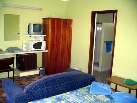 Opal Motel - Tourism Canberra 3