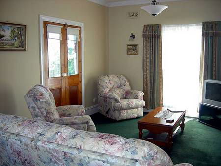 Airleigh - Rose Cottage - Tourism Canberra 1