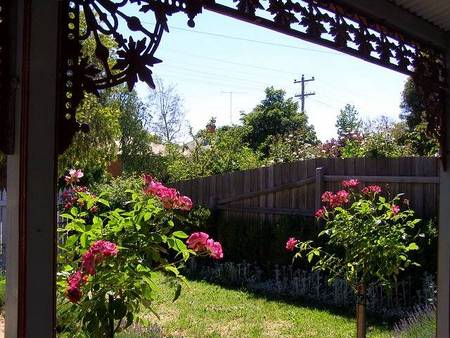 Airleigh - Rose Cottage - Tourism Canberra 4