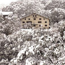 Trackers Mountain Lodge - Tourism Canberra 1