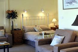 Courtside Cottage Bed And Breakfast - Tourism Canberra 1