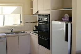 Courtside Cottage Bed And Breakfast - Tourism Canberra 3