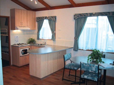 Cowes Caravan Park - Tourism Canberra 5