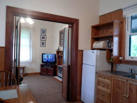 Trafalgar Cottage - Tourism Canberra 3