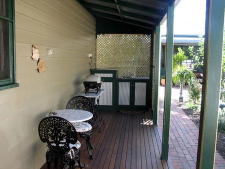 Trafalgar Cottage - Tourism Canberra 4