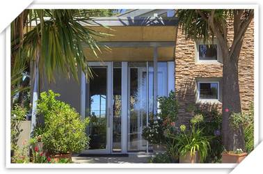 Chris's Beacon Point Restaurant And Villas - Tourism Canberra 4