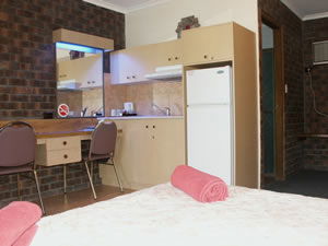 City Lights Motel - Tourism Canberra 2