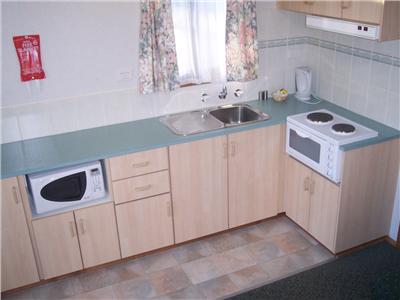 Golden Country Motel And Caravan Park - Tourism Canberra 1