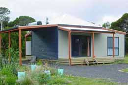 The Island Spa And Cottages - Tourism Canberra 0