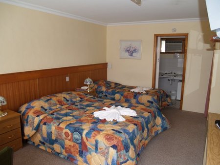 Darlot Motor Inn - Tourism Canberra 0