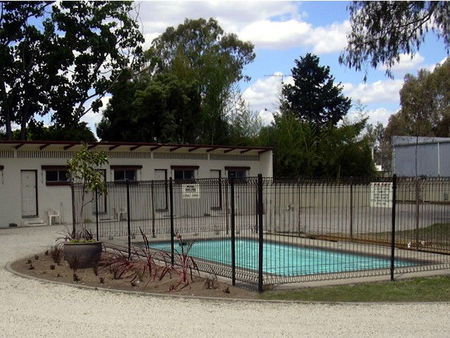 Auto Lodge Motor Inn - Tourism Canberra 4