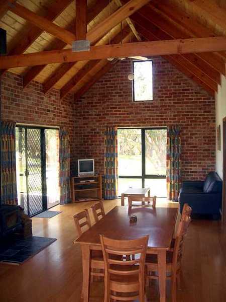 Prom Coast Holiday Lodge - Tourism Canberra 4
