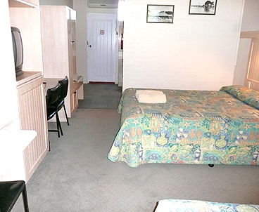 Mallacoota Hotel Motel - Tourism Canberra 1