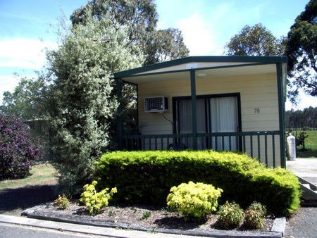 Tandara Caravan Park - Tourism Canberra 0