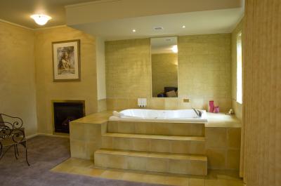 Madison Spa Resort - Tourism Canberra 5