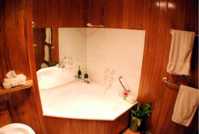 Warrnambools No 1 Luxury Apartment - Tourism Canberra 3