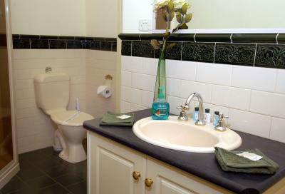 Warrnambools No 1 Luxury Apartment - Tourism Canberra 5
