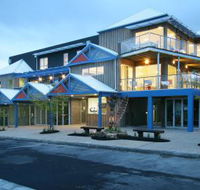 The Island Accommodation - Tourism Canberra