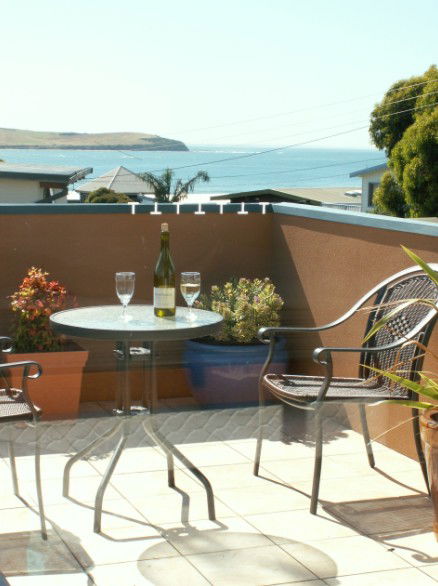 Black Dolphin Beach Penthouse - Tourism Canberra 2