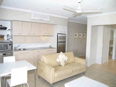 Sea Point On Trinity Beach - Tourism Canberra 4