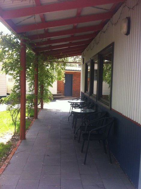 Golden Country Motel And Caravan Park - Tourism Canberra 4