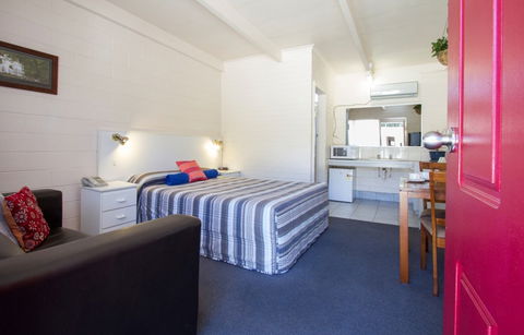 Wattle Motel - Tourism Canberra 1