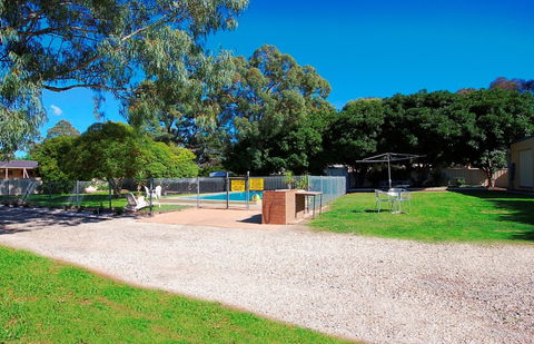 Wattle Motel - Tourism Canberra 3