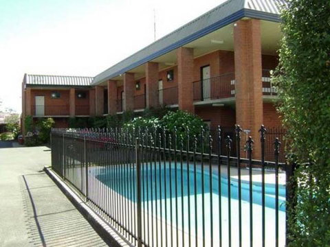 Moe Motor Inn - Tourism Canberra 0