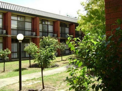 Moe Motor Inn - Tourism Canberra 1