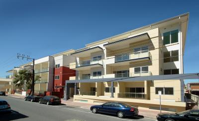 Glenelg Pacific Apartments - Tourism Canberra 0