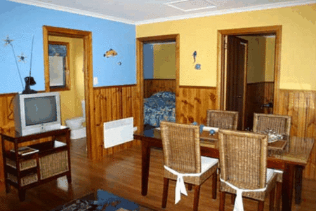 Bicheno's Gallery and Apartments - Tourism Canberra