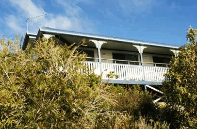 Bay Of Fires Character Cottage - Tourism Canberra 1