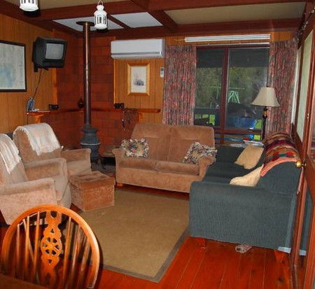 Lyle Hill Accommodation - Tourism Canberra 0