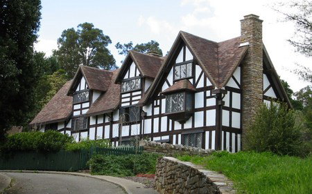 William Shakespeare's Bed & Breakfast - Tourism Canberra 0