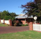 Karri Rose B  B - Tourism Canberra