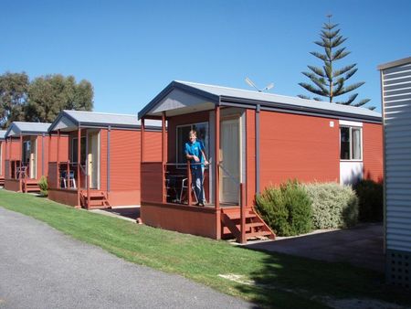  Tourism Canberra