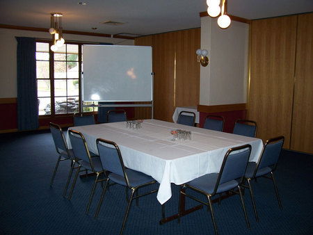 Cascades Motor Inn - Tourism Canberra 1