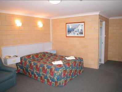 Admiral Nelson Motor Inn - Tourism Canberra 1