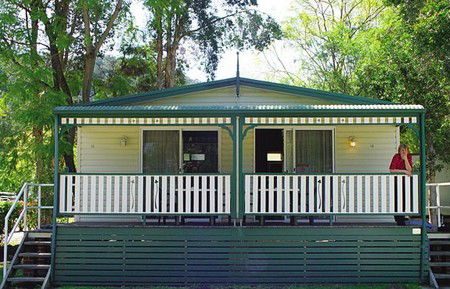 Del Rio Riverside Resort - Tourism Canberra 0