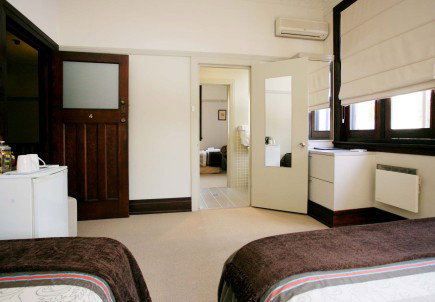 The Bank Guest House & Tellers Restaurant - Tourism Canberra 3