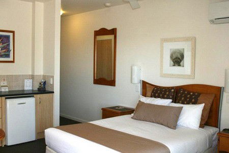 Yamba Beach Motel - Tourism Canberra 0