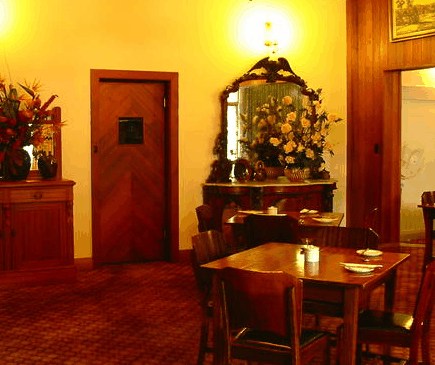Monarch Motel Hotel - Tourism Canberra 2