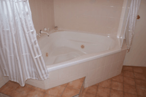 Burke  Wills Motor Inn - Tourism Canberra