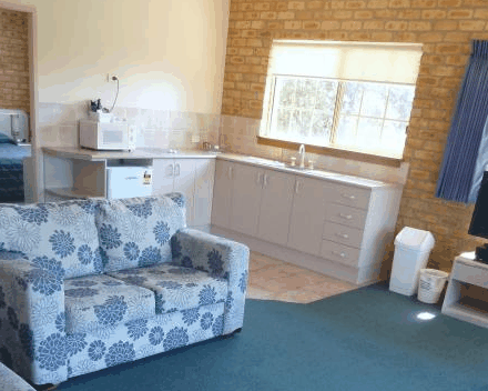 Mollymook Surfbeach Motel & Apartments - Tourism Canberra 3